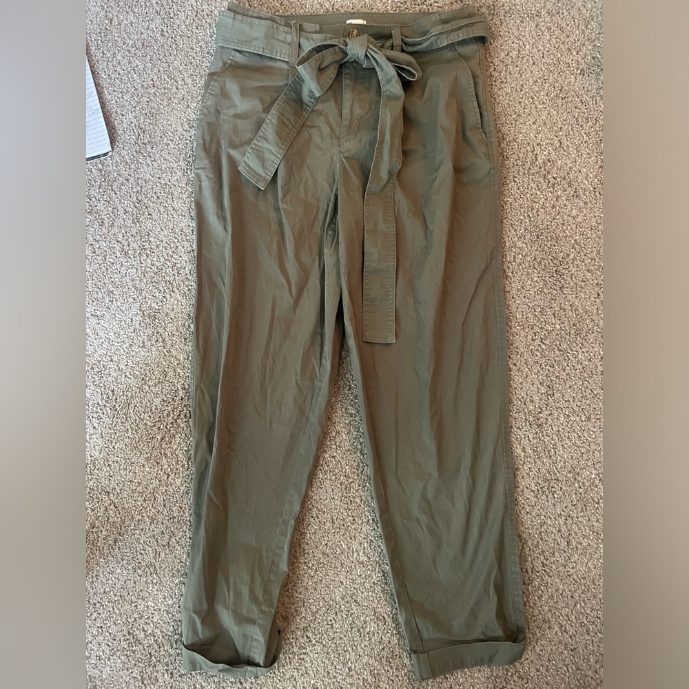 a new day women’s pants with belt size  8